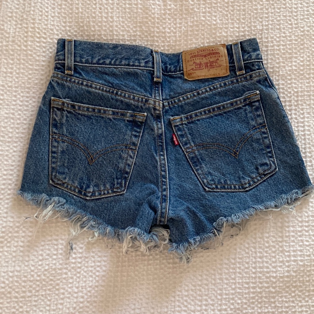 Levi’s vintage 550 cutoff jeans. Women’s 24. Deep blue